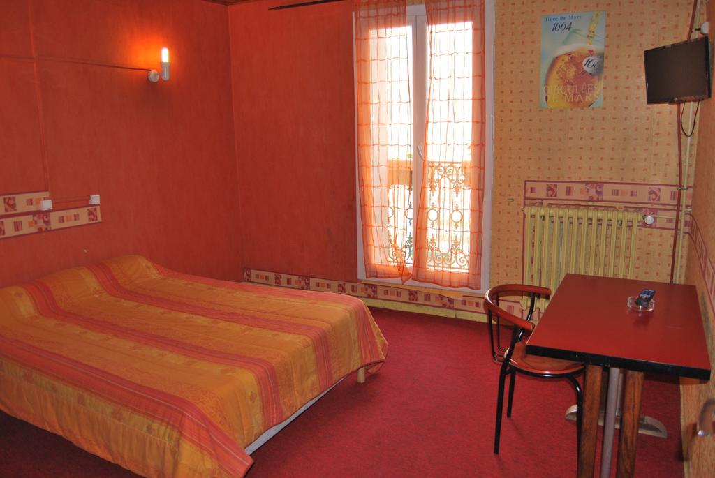 Le Revelois Restaurant Hotel Béziers Kamer foto