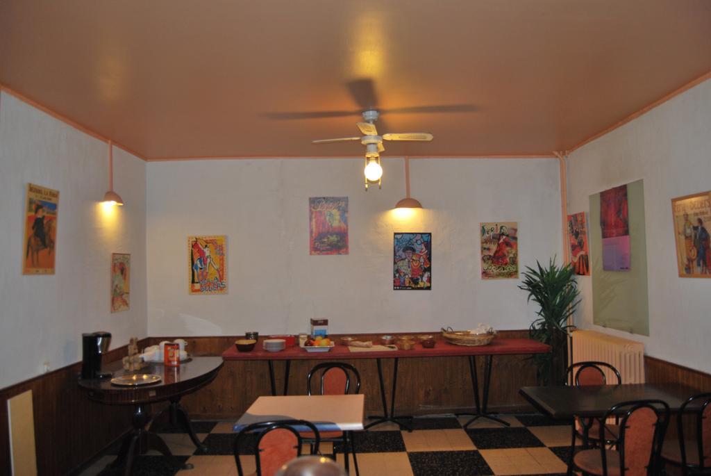 Le Revelois Restaurant Hotel Béziers Buitenkant foto